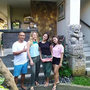Threewin Habitación en casa particular Ubud